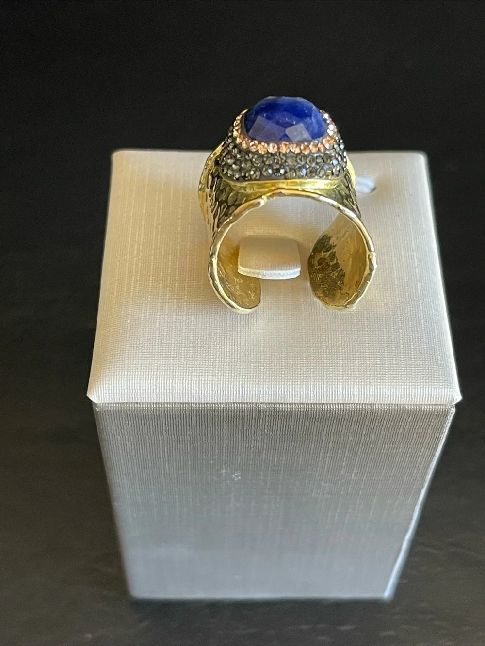 genuine Blue sapphire & crystal hammered ring.
